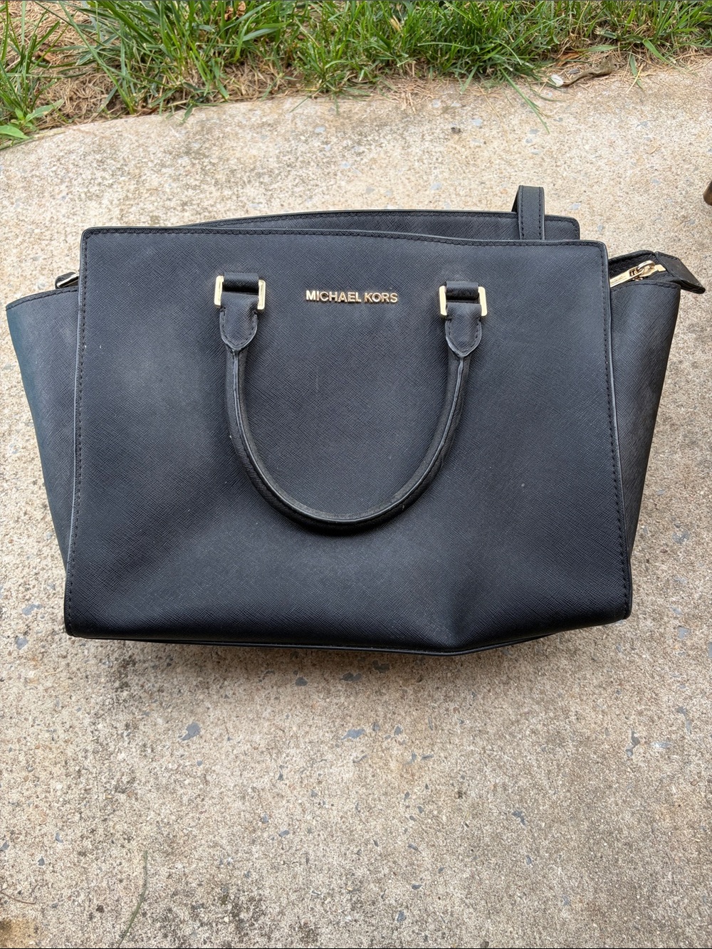 Michael Kors Black Leather Tote w/ Gold Hardware Selma Satchel Chic Professional